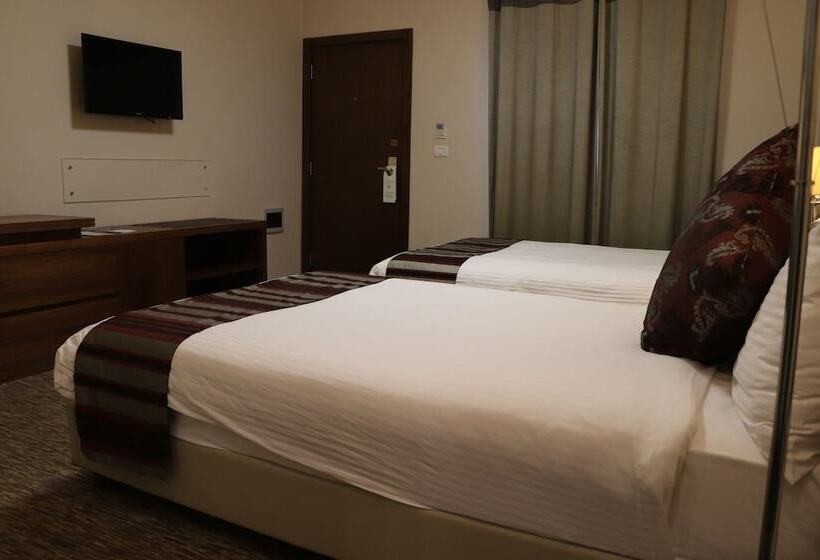 اتاق استاندارد با چشمانداز باغ, Mamba Point