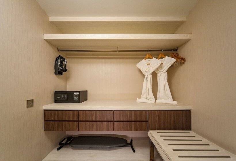 סוויטה אקזקיוטיב, Promenade Hotel Kota Kinabalu