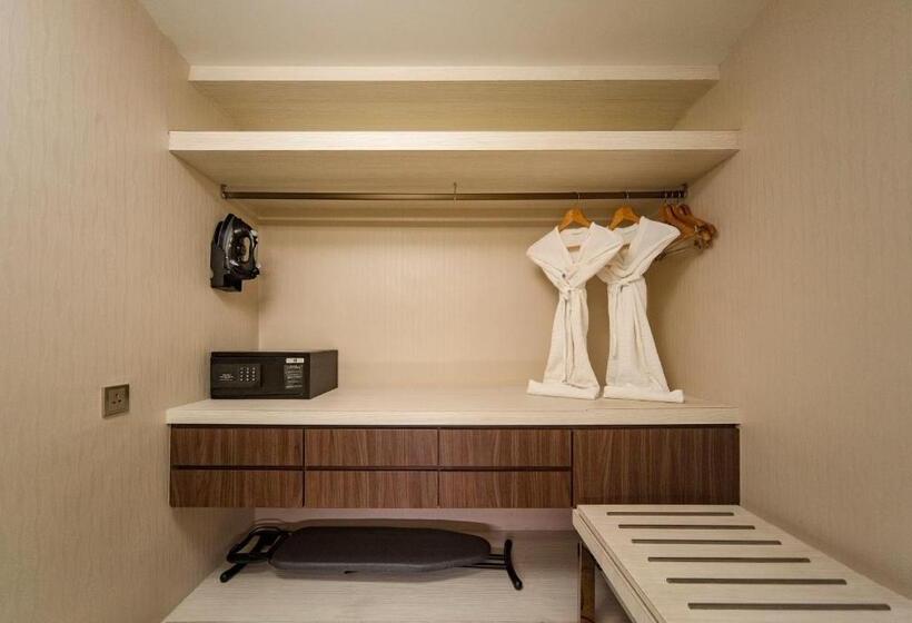 جناح إدارى, Promenade Hotel Kota Kinabalu