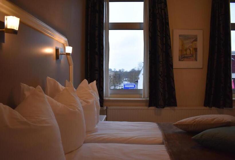 اتاق اکونومی, Atlanta