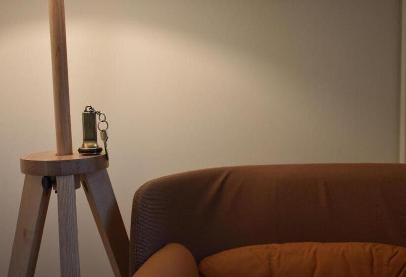 اتاق راحتی, Atlanta