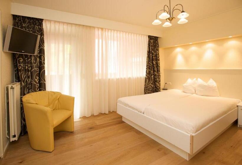 اتاق خانوادگی, Atlanta