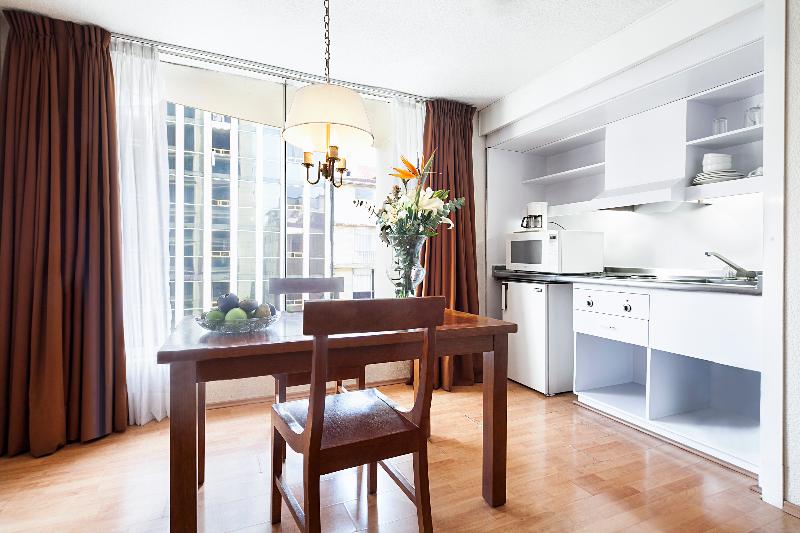 スタンダード４人部屋, Exe Suites San Marino