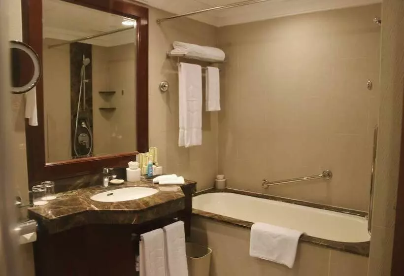 Suite Deluxe, Sule Shangrila, Yangon