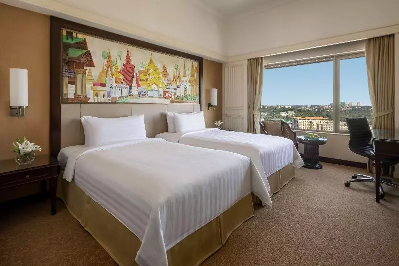 Pokój Deluxe, Sule Shangrila, Yangon