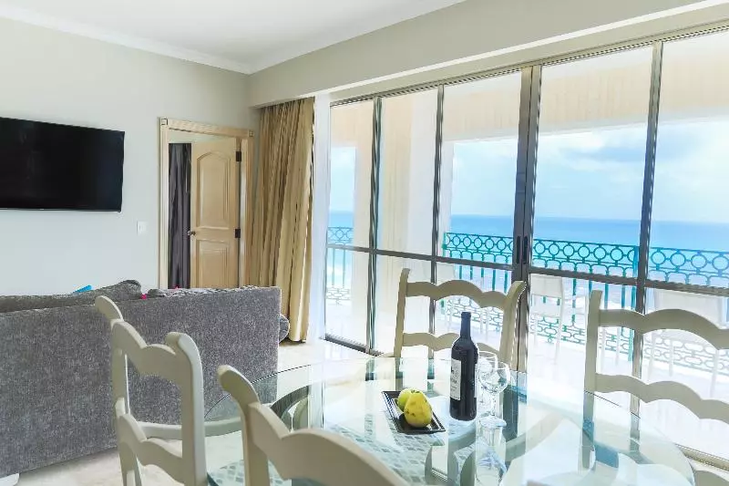 スイート, Sandos Cancun All Inclusive