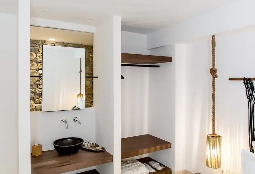 5 Bedroom Villa