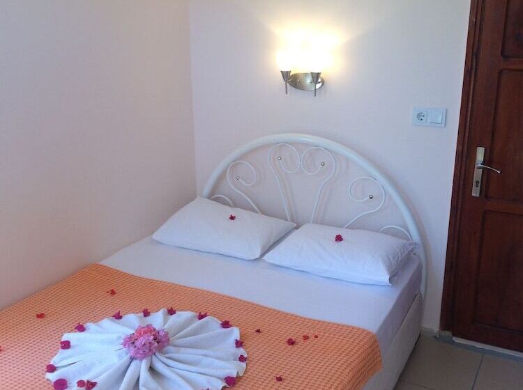 חדר סטנדרט לשלושה, Pinar Pansiyon