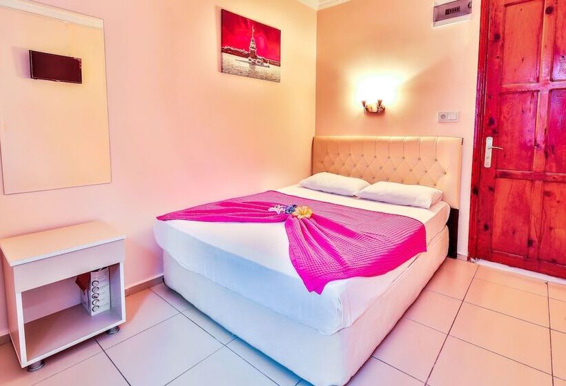 חדר סטנדרט לשלושה, Pinar Pansiyon