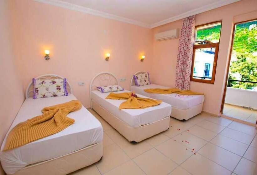 חדר סטנדרט לשלושה, Pinar Pansiyon