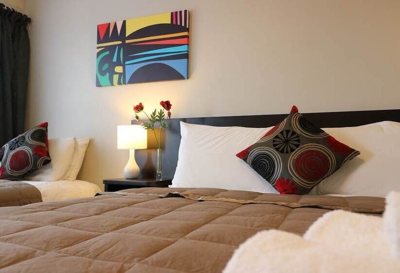 إستوديو قياسى, Boundary Court Motor Inn