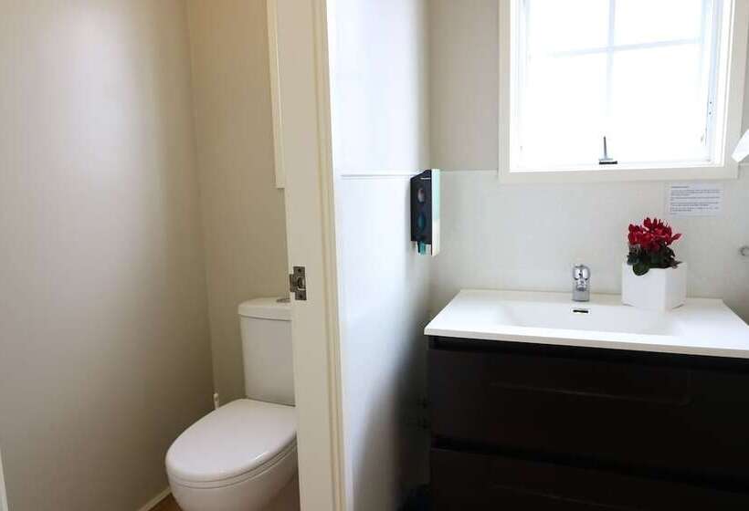 شقة غرفتين, Boundary Court Motor Inn