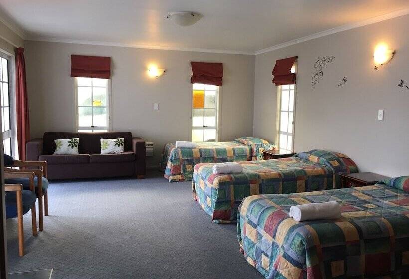 شقة غرفتين, Boundary Court Motor Inn