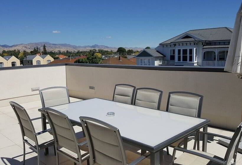 דירת פנטהאוז 2 חדרי שינה, Carnmore Chateau Marlborough