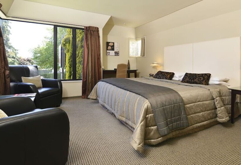 Студия Superior, Carnmore Chateau Marlborough