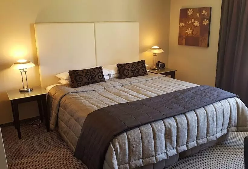スーペリアスタジオ, Carnmore Chateau Marlborough