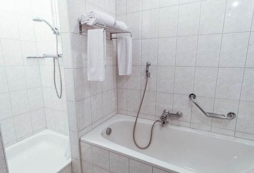 Номер Стандарт, Grand Hotel Amstelveen