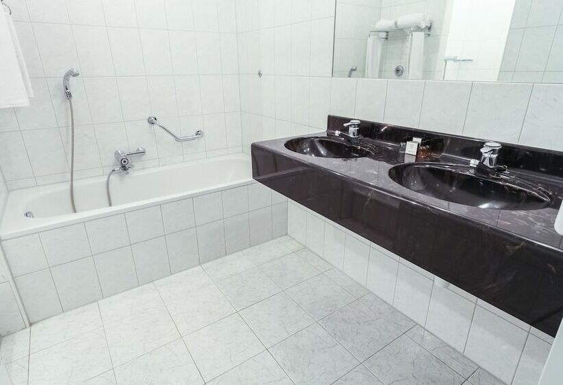 Полулюкс, Grand Hotel Amstelveen