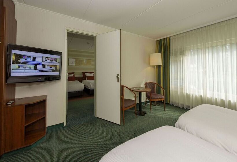 Номер Стандарт Трехместный, Grand Hotel Amstelveen