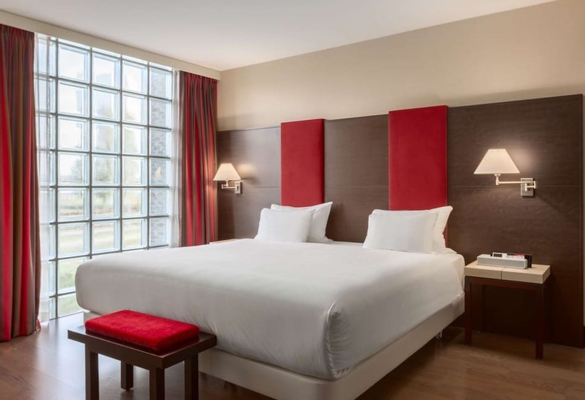 חדר סטנדרט לשלושה, NH Amsterdam Schiphol Airport