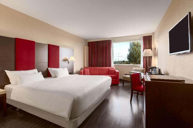 חדר סטנדרט לשלושה, NH Amsterdam Schiphol Airport