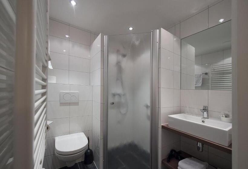 اتاق استاندارد, Restaurant In Den Hoof