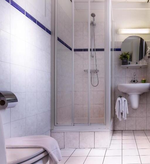 اتاق خانوادگی, Riche