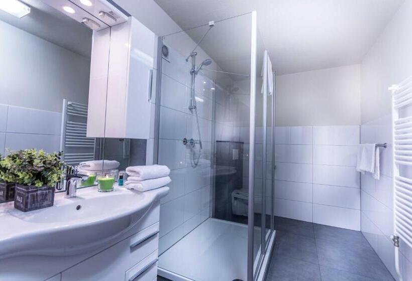 اتاق راحتی, Riche