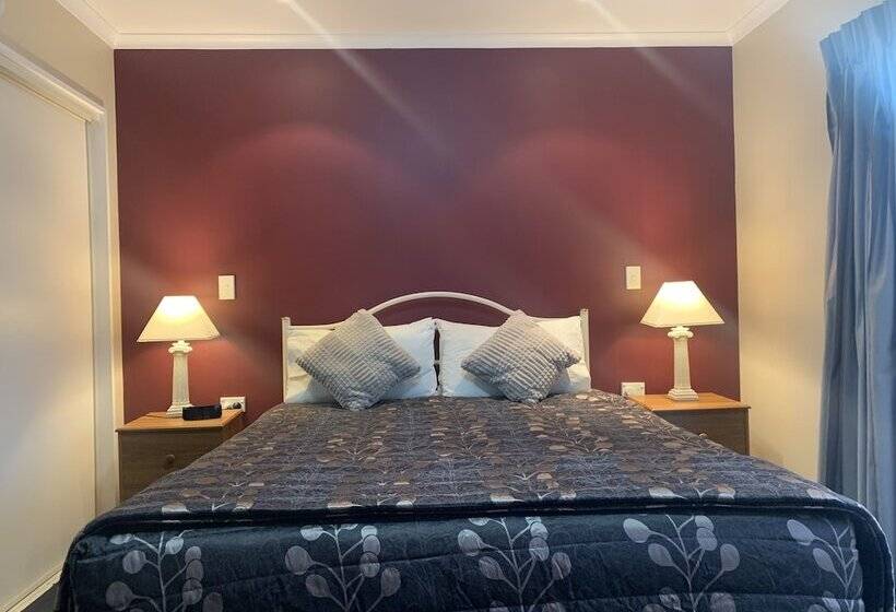 استودیوی استاندارد, Aldan Lodge