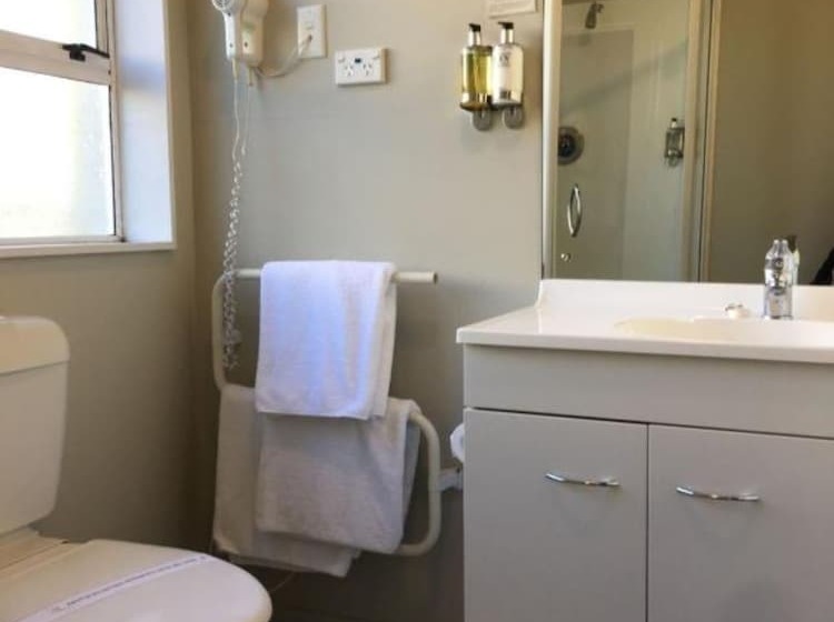 استودیوی استاندارد, Aldan Lodge