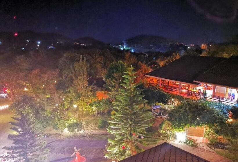 חדר סטנדרט לארבעה, Baan Suan Rojjana