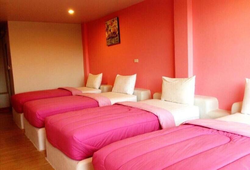 חדר סטנדרט לארבעה, Baan Suan Rojjana