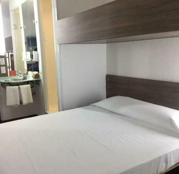 اتاق استاندارد, Hi! Queretaro
