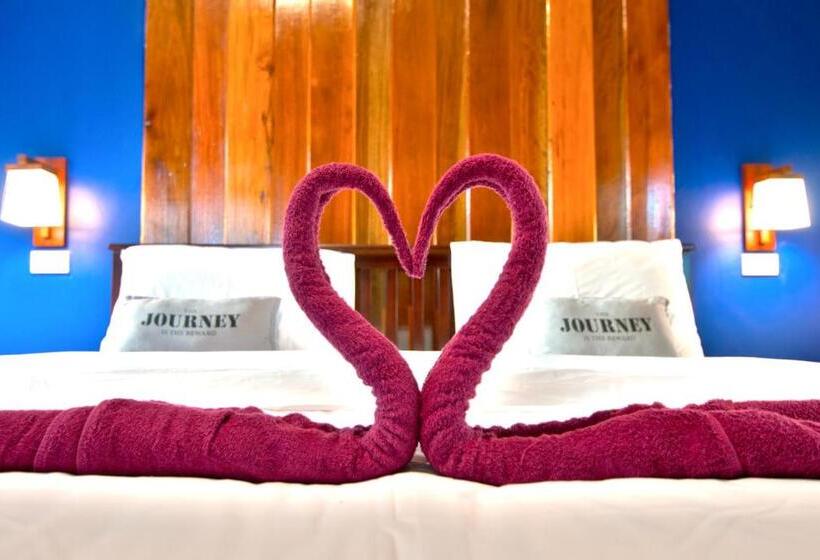 بنجلو عائلى, Rapala Rock Wood Resort Sha Plus