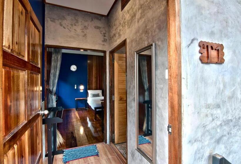 بنجلو عائلى, Rapala Rock Wood Resort Sha Plus