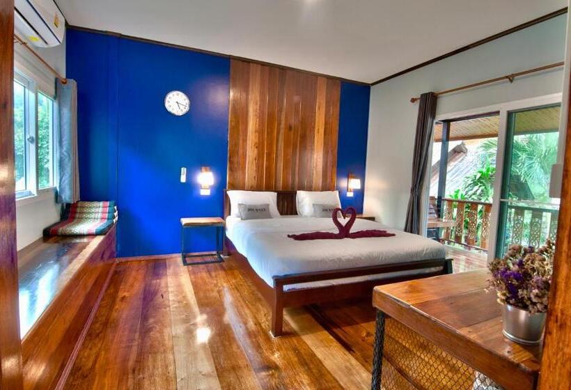 بنجلو عائلى, Rapala Rock Wood Resort Sha Plus