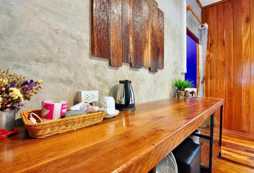 بنجلو عائلى, Rapala Rock Wood Resort Sha Plus