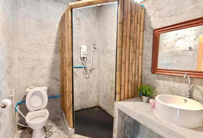 بنجلو عائلى, Rapala Rock Wood Resort Sha Plus