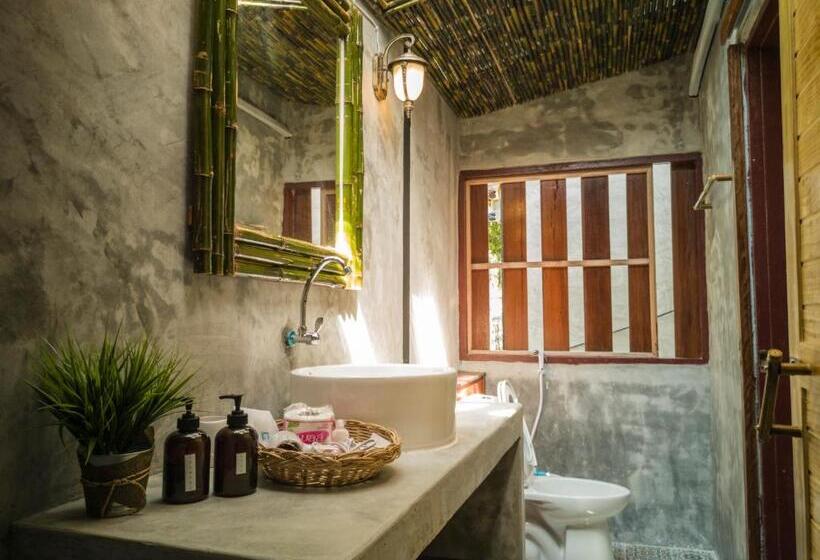 بنجلو ديلوكس, Rapala Rock Wood Resort Sha Plus