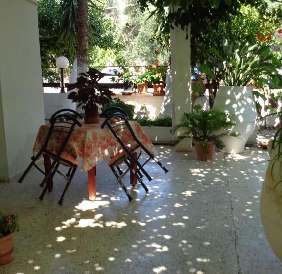 スタンダードルーム, Savas Rooms