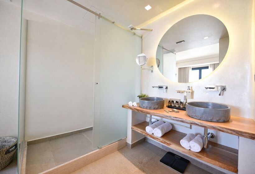 سوییت سوپریور با چشم‌انداز دریا, Tropicana Hotel , Suites & Villas Mykonos