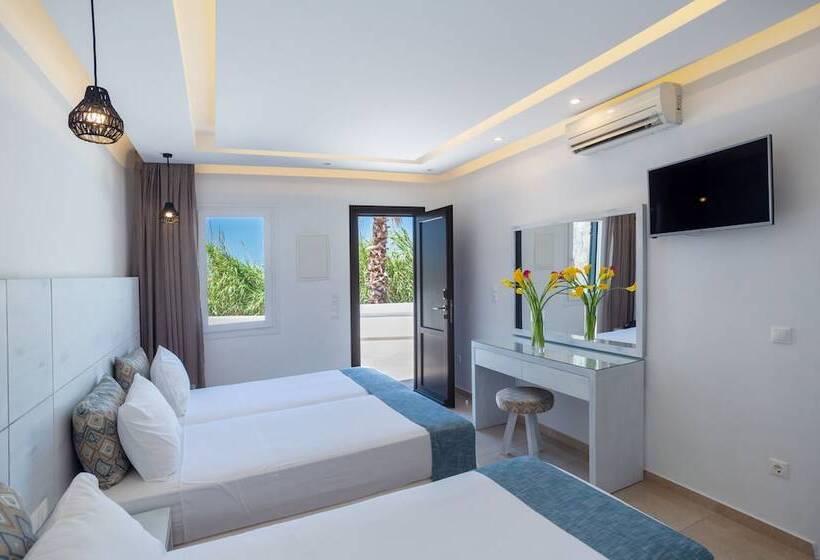 اتاق استاندارد سه نفره با چشم‌انداز کنار دریا, Tropicana Hotel , Suites & Villas Mykonos