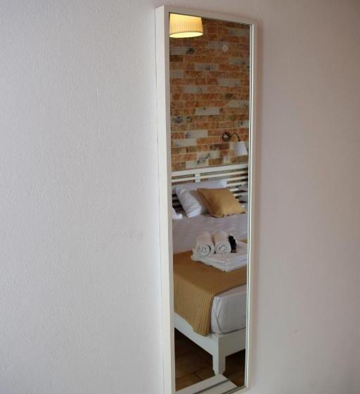 豪华海景房, The Coast