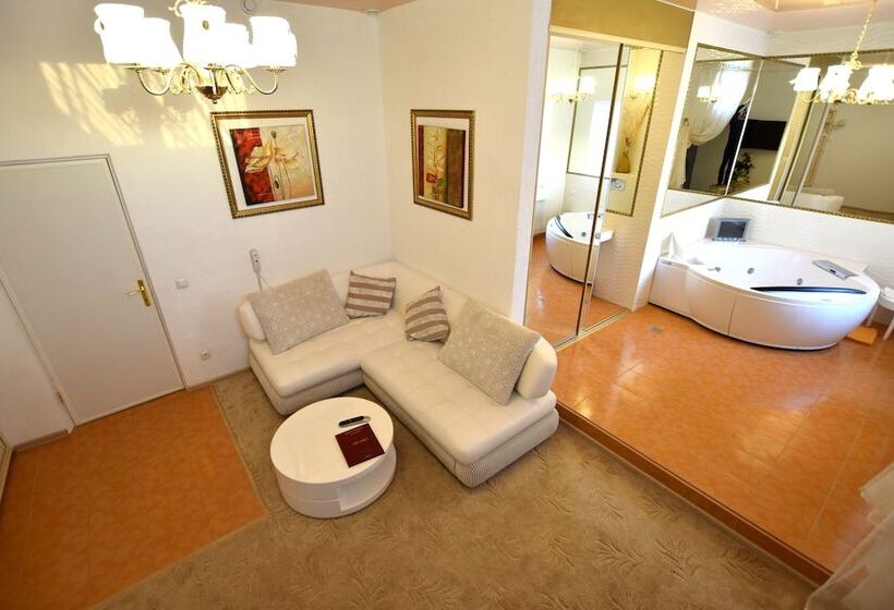 سوئیت با وان آب گرم, Spa Hotel Laguna Tyumen