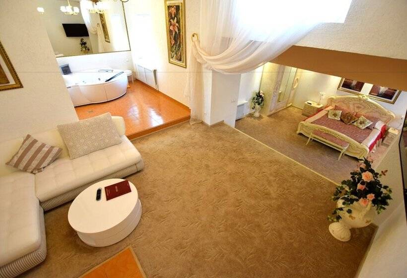 سوئیت با وان آب گرم, Spa Hotel Laguna Tyumen