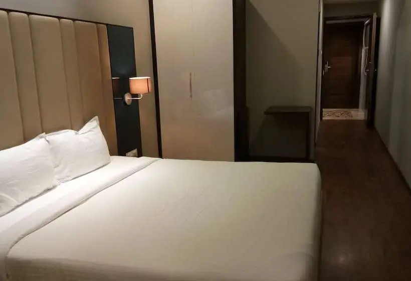 Chambre Executive, Kingsway