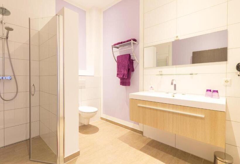 اتاق استاندارد با تخت بزرگ برای معلولان, Marina Niederhavel