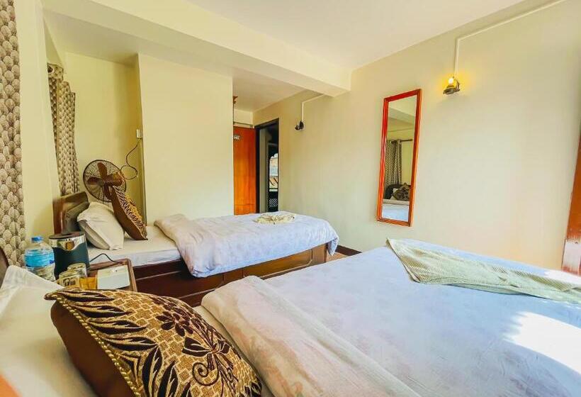 اتاق اکونومی, Siddhi Laxmi Guest House