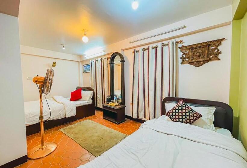 اتاق استاندارد با بالکن, Siddhi Laxmi Guest House