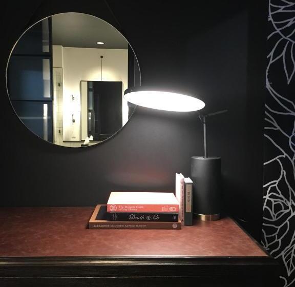 스탠다드 룸, Crossroads